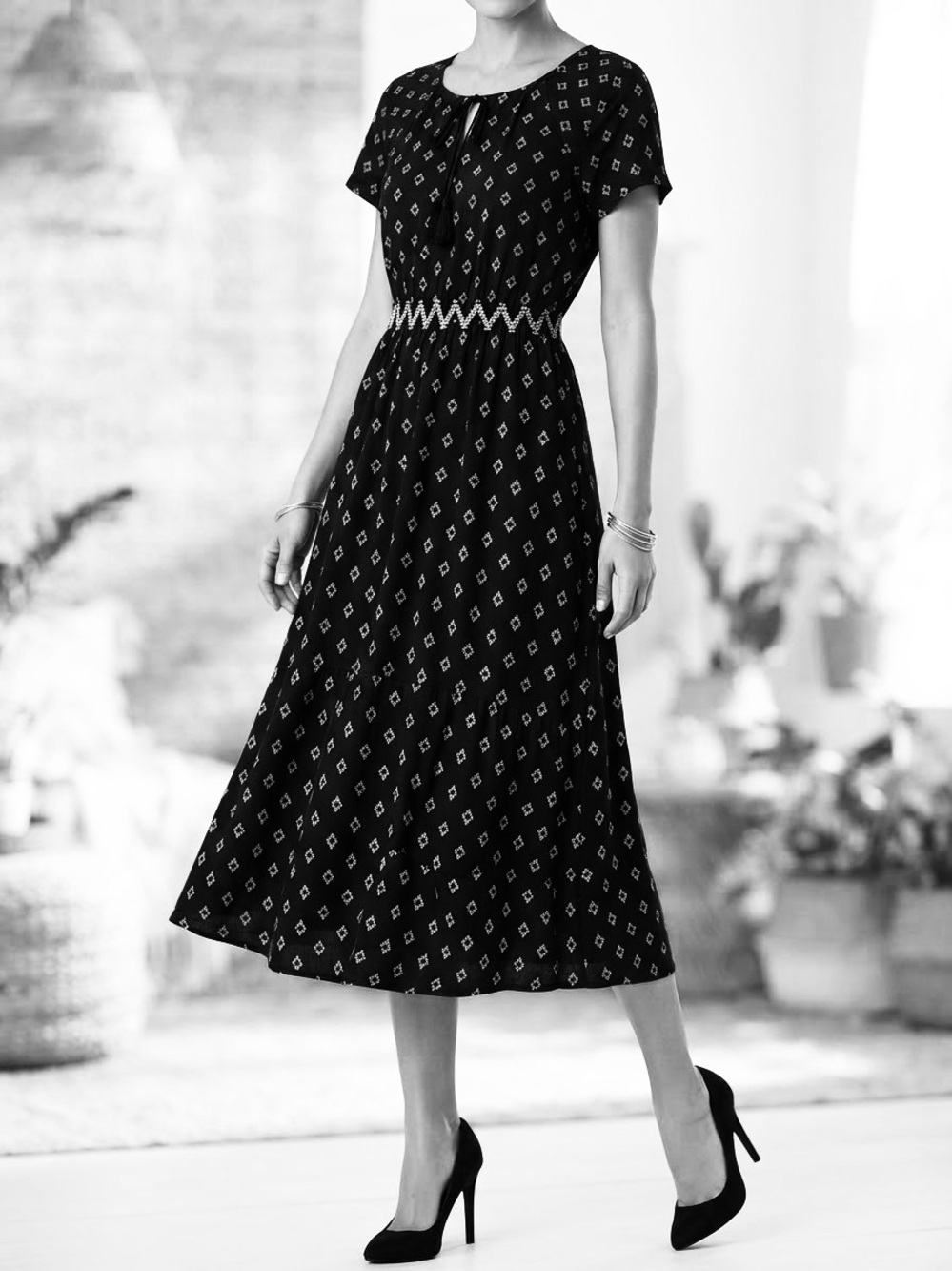 Old Navy Black Diamond-Print Maxi Dress with Smocked Waist